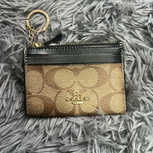 ⭐️Coach Gold and Black‎ Key Chain Card Holder